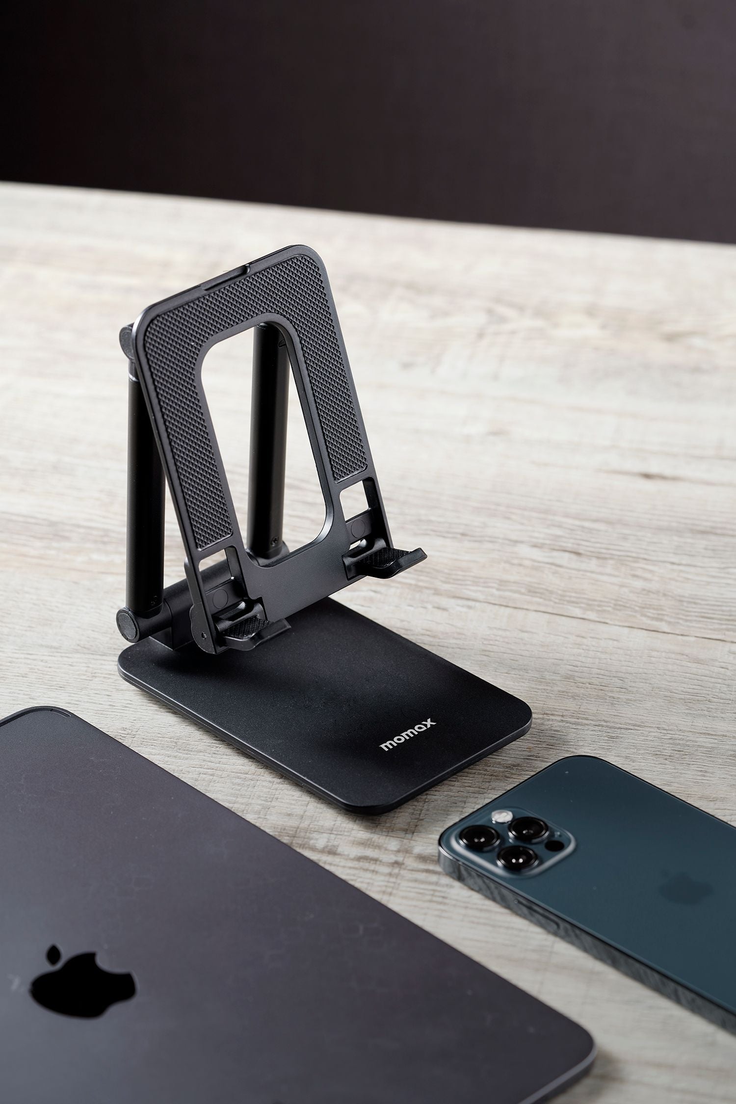 Momax Universal Fold Stand for Phone and Tablet