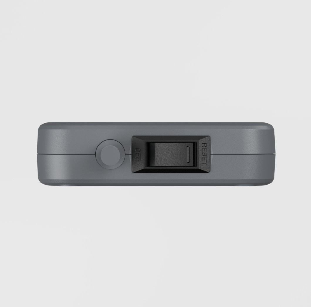 MOMAX ONEPLUG 4-OUTLET POWER STRIP WITH USB SPACE GREY
