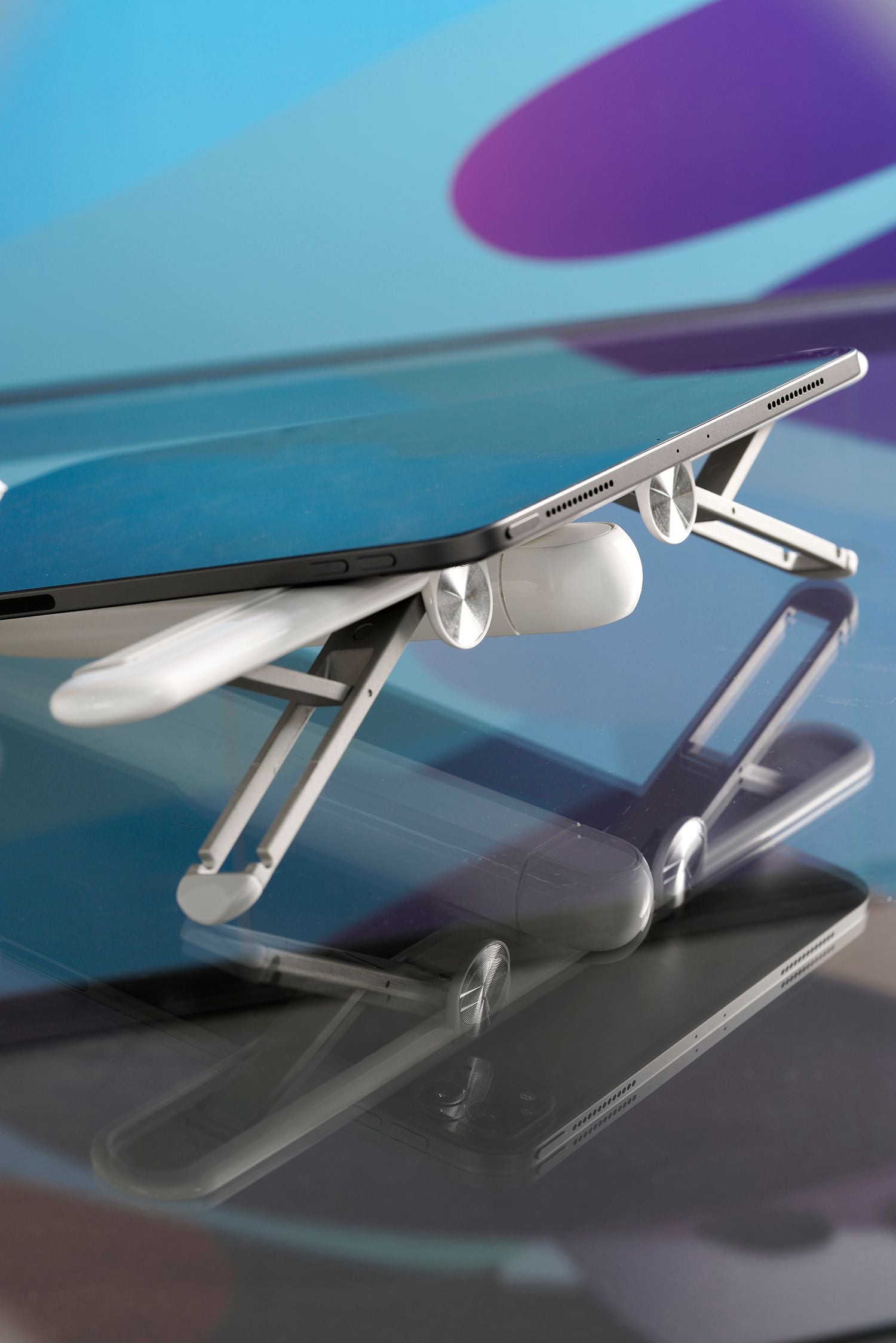 Momax Laptop and Tablet Fold Stand