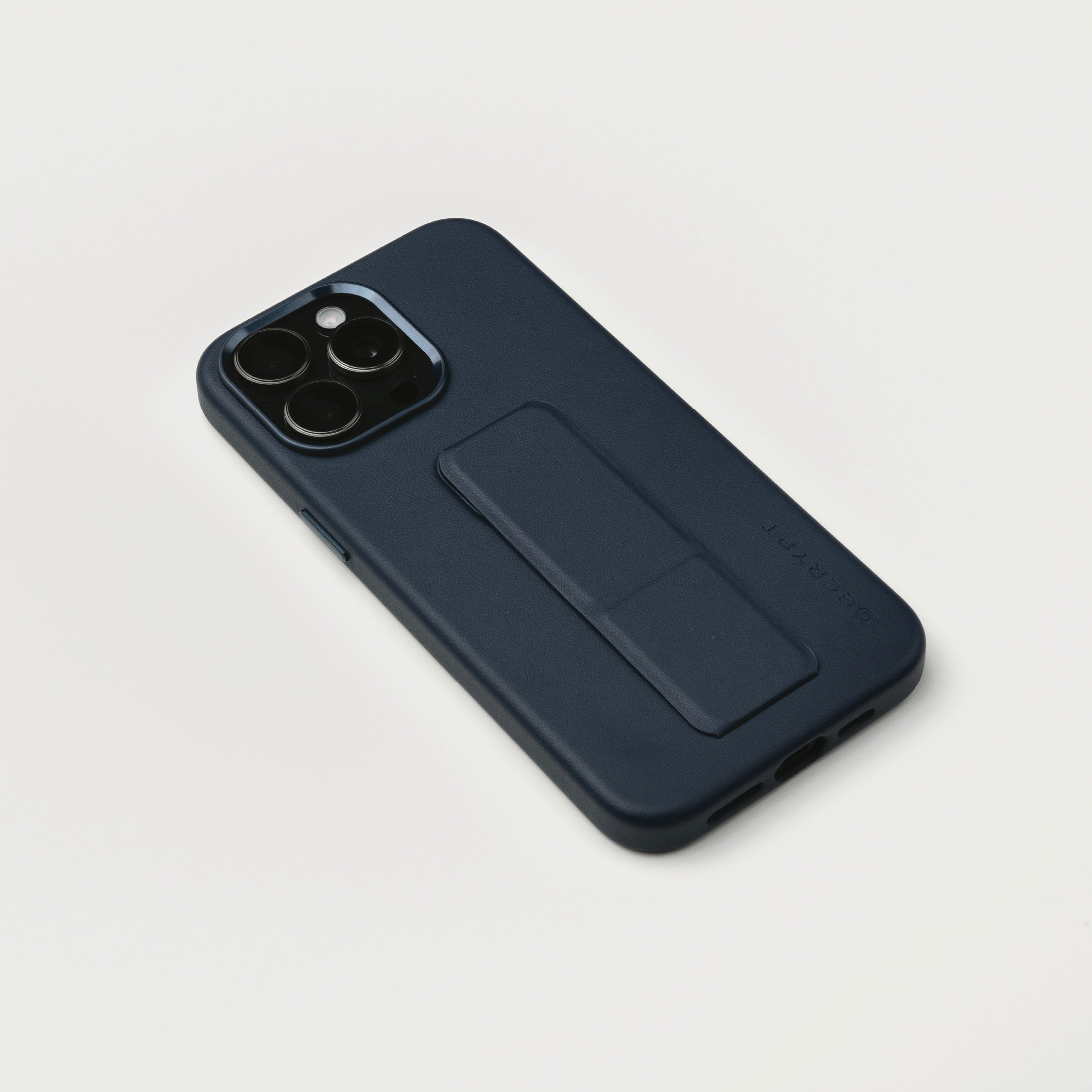 Decrypt iPhone 15 Pro Magnetic Grip Leather Case