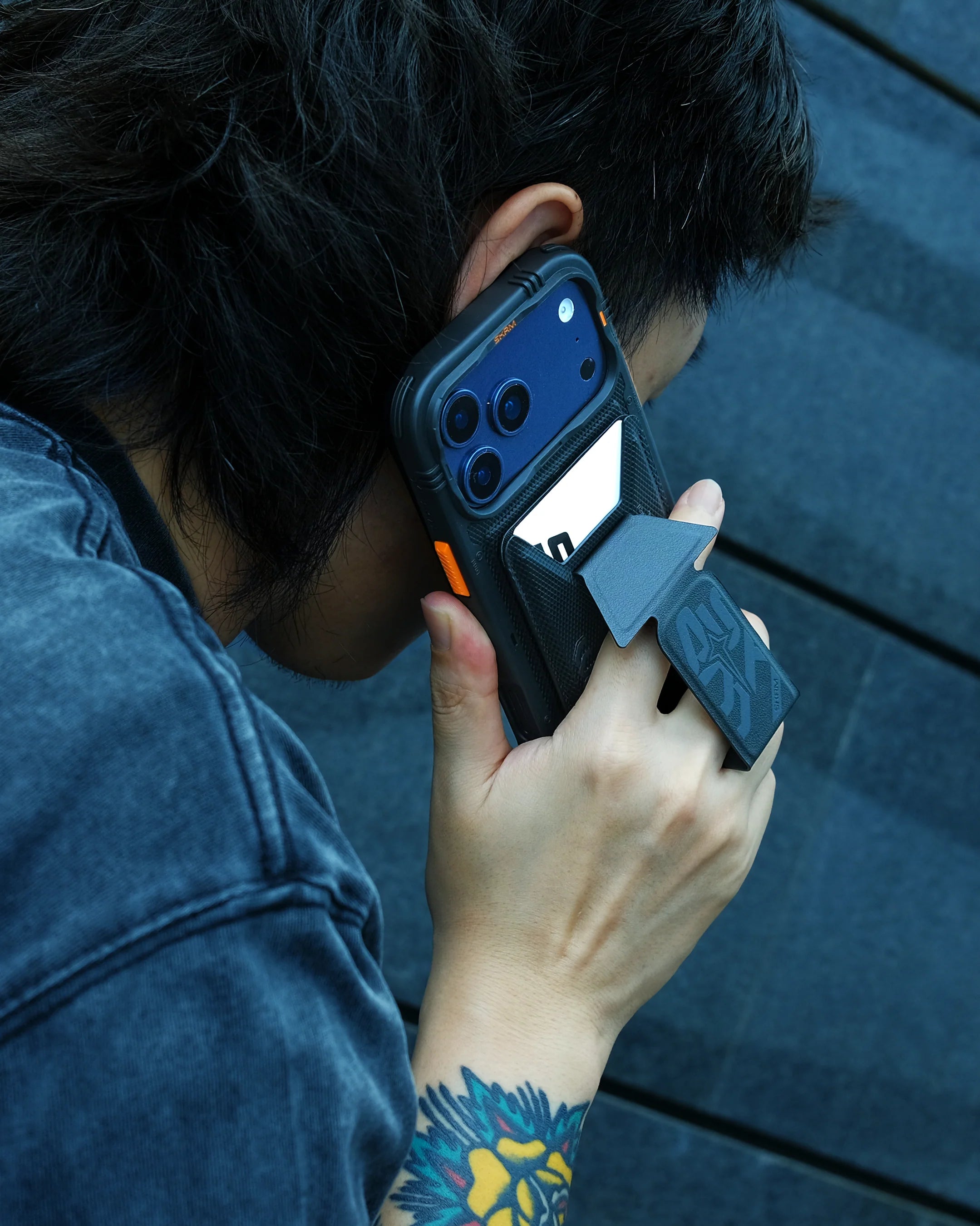 SKINARMA PHANTOM - KADO Magnetic Card Holder with Grip Stand - TECH STREET