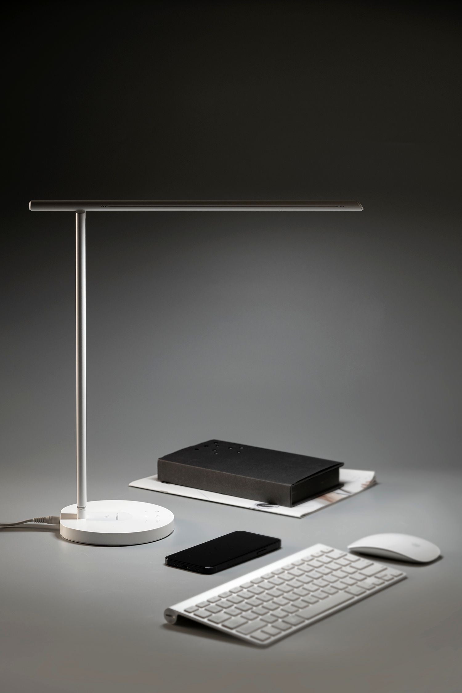 Momax IoT Lamp with Wireless Charging - TECH STREET