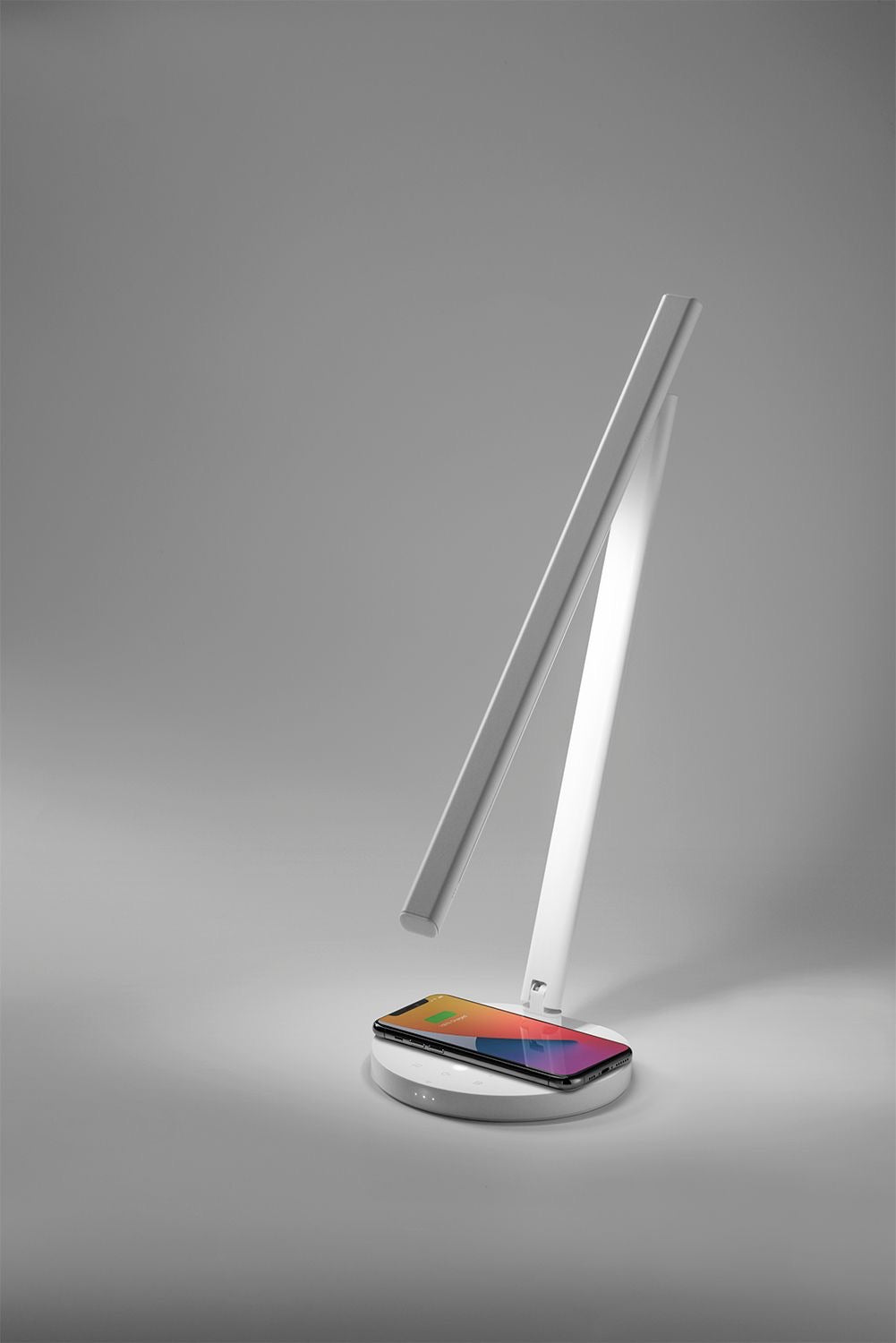 Momax IoT Lamp with Wireless Charging - TECH STREET